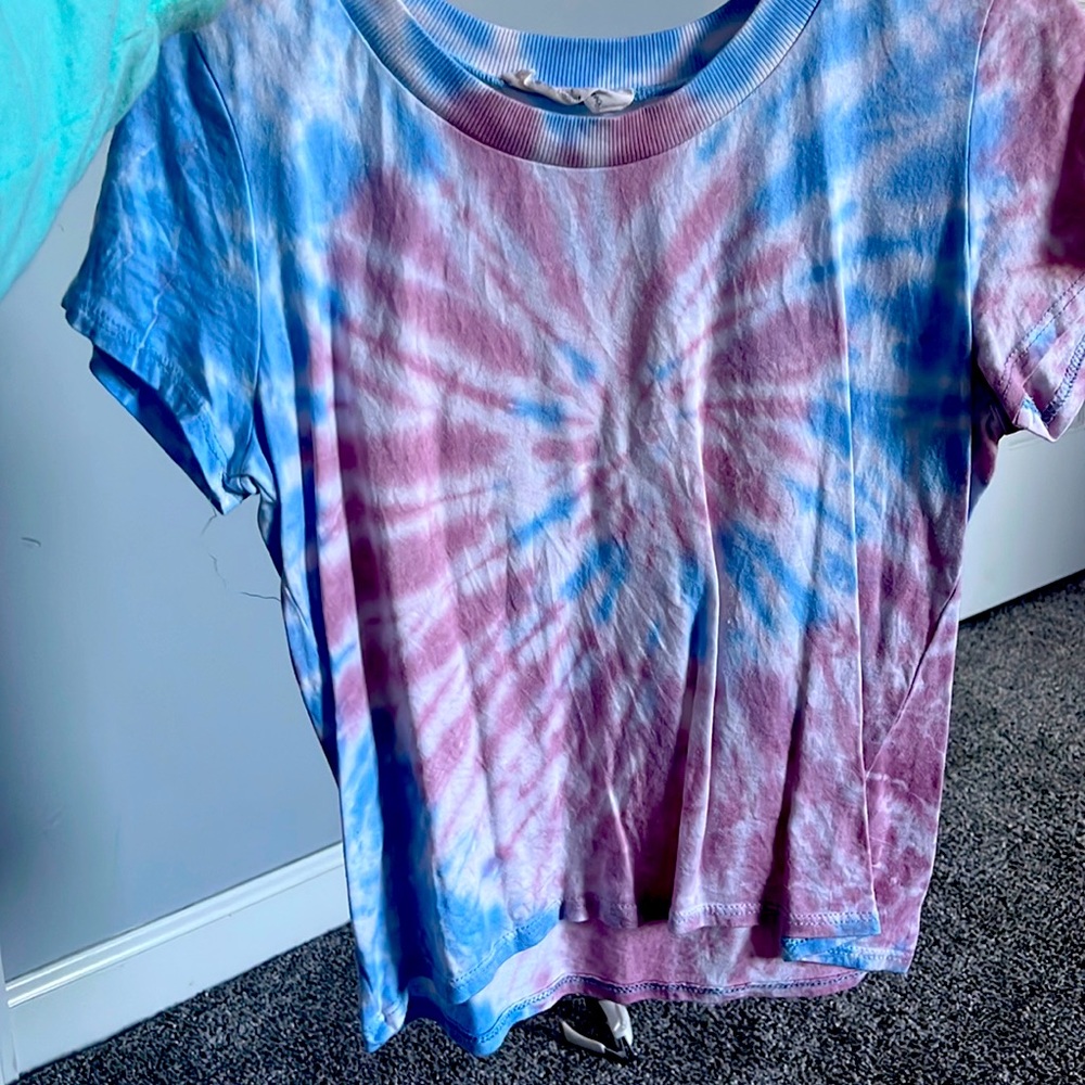 Size small low cut crop